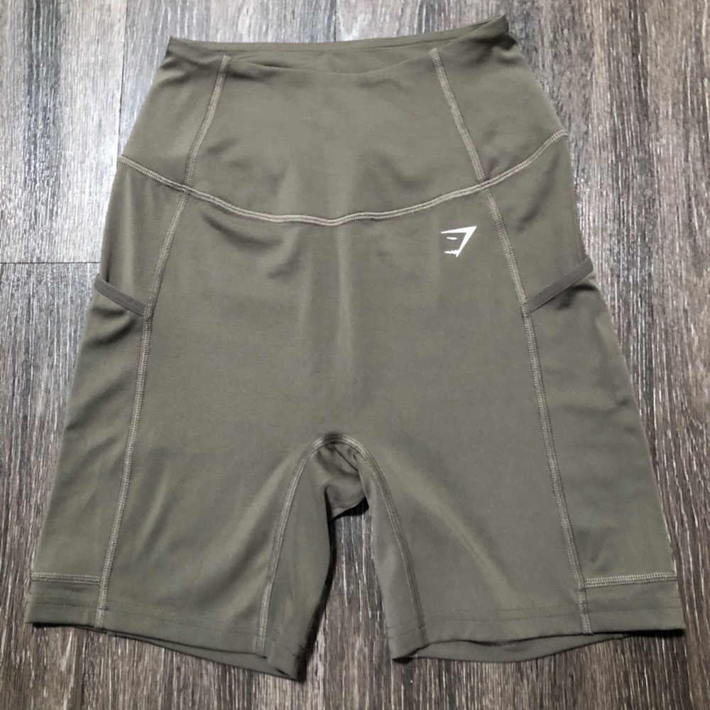Gymshark Training Lifestyle Shorts with Pockets - Green - XS